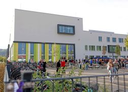 Jenas Groesste Schule Feierte 10 Jaehriges 36